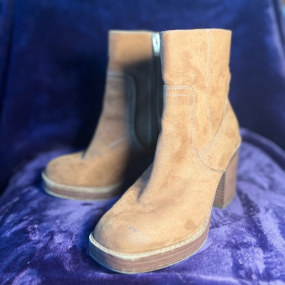 UNIVERSAL THREAD | Suede Brown Boots | Size 6.5 - Picture 1 of 9